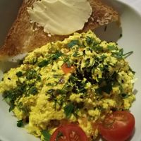 Vegan scrambeled eggs at Hi Mir Vegan Cafe in Nizhny Novgorod