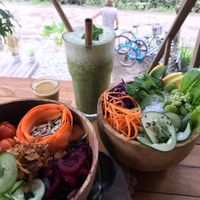 Chakra bowl, spring roll bowl and power green smoothie in the tree house  at Musa Cookery in 