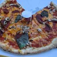 Ham pizza at Manso Pizzeria in Barcelona