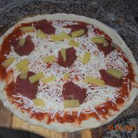 PIZZA HAWAIANA CRUDA at Manso Pizzeria in Barcelona