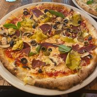 Manso Pizza - artichokes, coconut cheeze, mushrooms, olives, basil and veg smoked ham 😋   at Manso Pizzeria in Barcelona