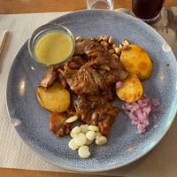Setas a la parrilla en salsa anticuchera   at Los Andenes Vegan in Madrid