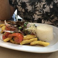 Lomo saltado at Los Andenes Vegan in Madrid