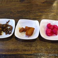 Complimentary sides (fried mushroom/sweet potato/pickled raddish) at Daehwa Vegetarian in Central Singapore