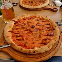 Vegane BBQ Pizza mit veganem Käse at La Pentola in Rabac
