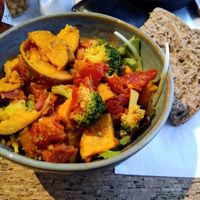 Quinoa salad with sweet potato, sundried tomatoes and broccoli at Coup in Mechelen