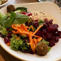 Vegan falafel bowl   at Dean & David in Trier