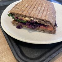 Veganes Süßkartoffel Sandwich   at Dean & David in Trier