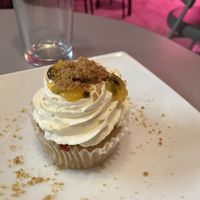 Cupcakes at Gia Vegan Pastries in San Pedro