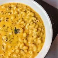 Mac and cheese muy bueno pero un poco caro at Gia Vegan Pastries in San Pedro