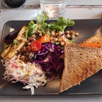 Toasti patate douce oignon cacahouètes at VG in Corsica