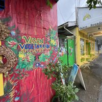 Exterior advertising veg options  at Pele's Kitchen in Pahoa