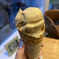 Second visit: gingerbread & hazelnut stracciatella  at Udderlicious in London
