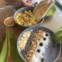 Vegan mac ‘n cheese and the ocean blue smoothie bowl  at Taste El Nido in El Nido