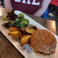 Burger at Biofoodies Cafe in Toulouse