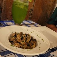 Champiñones al ajillo (forma vegana) at Cevicheria Trattoria Donde Wippy in Cartagena