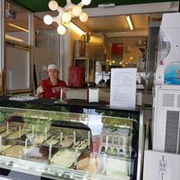 Counter at decadenza at Decadenza Gelateria in Leuven