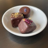 There were four. We ate one before deciding we must post a review    at Cocoa Mountain in Dornoch