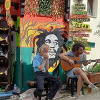 Live music by these three super friendly new friends! We could not stop singing and dancing at Mad Irie in Crete