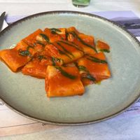 Paccheri al pomodoro (in origine paccheri al pomodoro e scaglie di ricotta, ma abbiamo chiesto di togliere la ricotta). at Oleoteca Bartolomei l'Olio Orvieto con Cucina in Orvieto