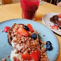 Vegan pancakes at Noshi Coffee in Porto