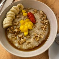 Porridge at Noshi Coffee in Porto