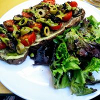 Vegan toast at Noshi Coffee in Porto