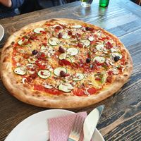 Vegan pizza
Diameter 45 cm :) at La Pizzeria in Maribor