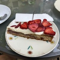 Soooo leckerer Erdbeerkuchen😋  at Die Gute Stube in Mainz