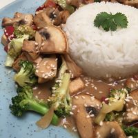 Tofu con salsa Hoisin  at Meson Mudejar in Archez