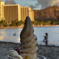 Riss Moore in a cup   at Banan - Waikiki in Honolulu