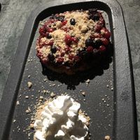 Fruit crumble  at The Green Affair - Saldanha in Lisbon