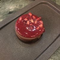 chocolate berry oreo cake (Charlie brown) - 4,25€  at The Green Affair - Saldanha in Lisbon