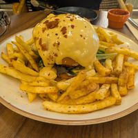 Cheesy burger at The Green Affair - Saldanha in Lisbon