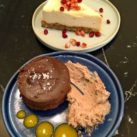 bolo de chocolate e cheesecake at The Green Affair - Saldanha in Lisbon