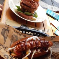 Vegan burger en vegan hotdog at Pistache in Valkenburg