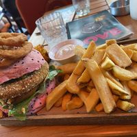 Sweet without meat and Steakhouse fries: quite tasty. at Pistache in Valkenburg