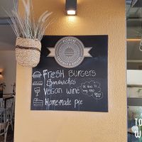 sign mentioning 'vegan wine' that caught our eye at Pistache in Valkenburg