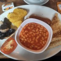 Full English vegan breakfast at The Drovers Inn in Stirling