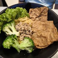 Minced meat Mee Pok, requested to exclude the mock fish ball, so was given broccoli. 👍 at Veggie House 一芳 - AMK in Northeast Singapore