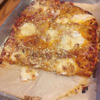 Amazing vegan cheese pizza  at Next Generation Pizza in Miami