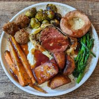 Koocha Sunday roast (9/10) at Koocha Mezze Bar in Bristol