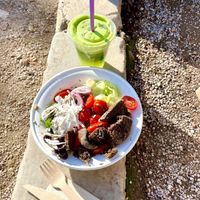 Vegan Greek Buddha Bowl and Stress Reliever juice  #Veganuary at Happy Blender in Athens