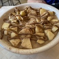 Oatmeal porridge at Happy Blender in Athens