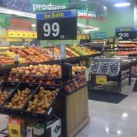 Produce  at H-E-B Grocery  in Midland