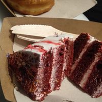 Donut y red velvet 🤤 at Vegan Bowls in Barcelona