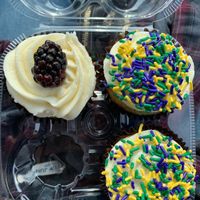 Funfetti and vanilla cupcakes at Oh Snap! Cupcakes in Pensacola