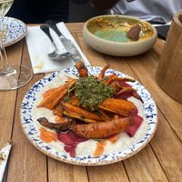 Ajo blanco
Amandel crème, BBQ wortel, amandel-sjalot vinaigrette, gefermenteerde wortel, magnolia  at GYS - Amsterdamsestraatweg in Utrecht