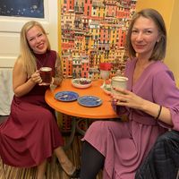 Kakao in clay mugs that were crafted in the same building the cafe is in at Gildi Toidukoda Metsikud Maitsed in Parnu