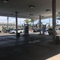 I drove past 3 times. I called & they are inside of the car wash. I parked behind at the school & walked over. Next time I will get a car wash & enjoy yummy vegan tacos :) at Str8 up Tacos in Lakewood